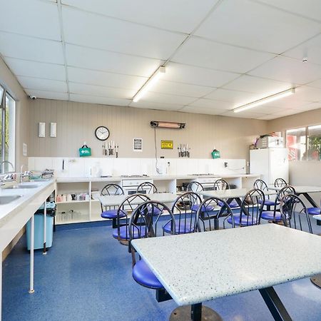 Beach Road Holiday Park Otatara Экстерьер фото