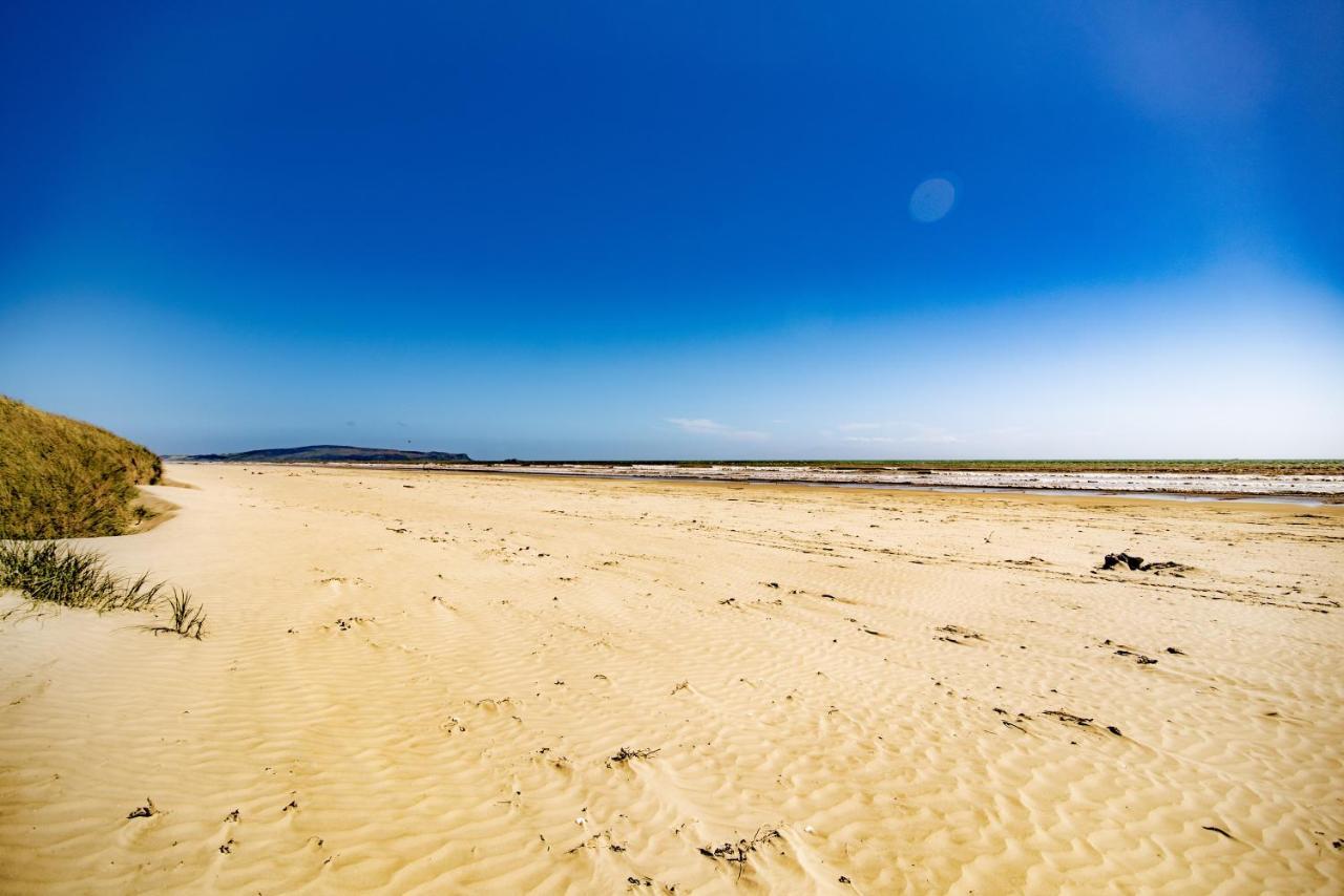 Beach Road Holiday Park Otatara Экстерьер фото