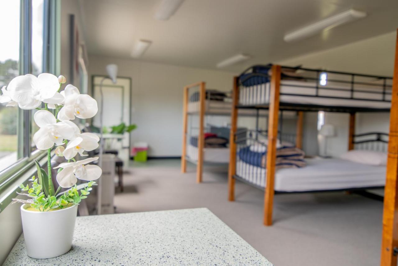 Beach Road Holiday Park Otatara Экстерьер фото