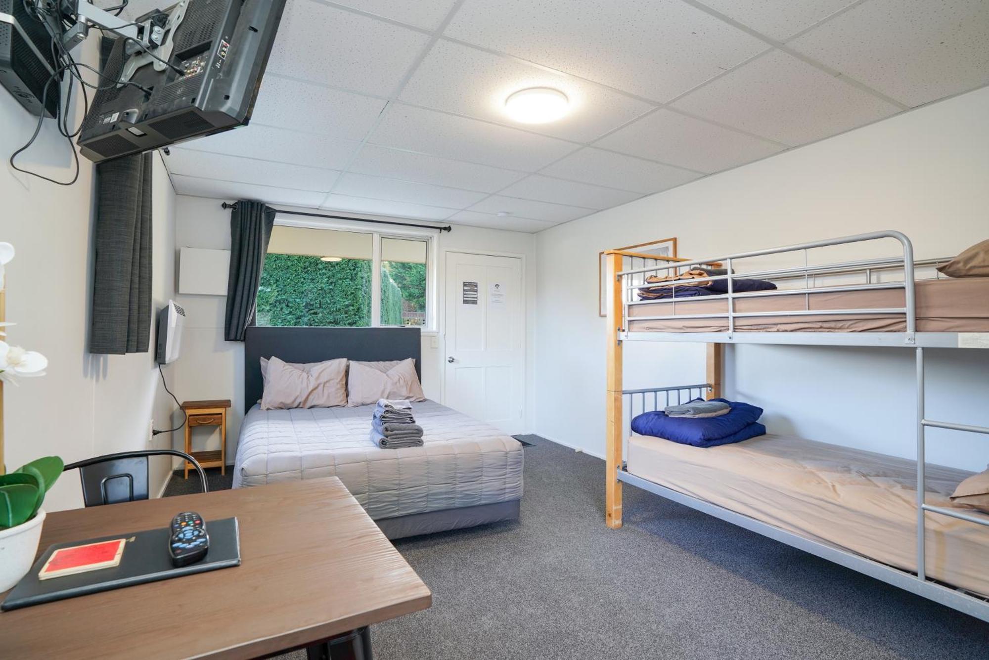Beach Road Holiday Park Otatara Экстерьер фото