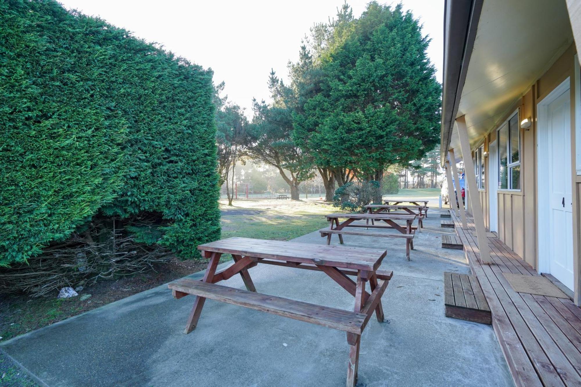 Beach Road Holiday Park Otatara Экстерьер фото