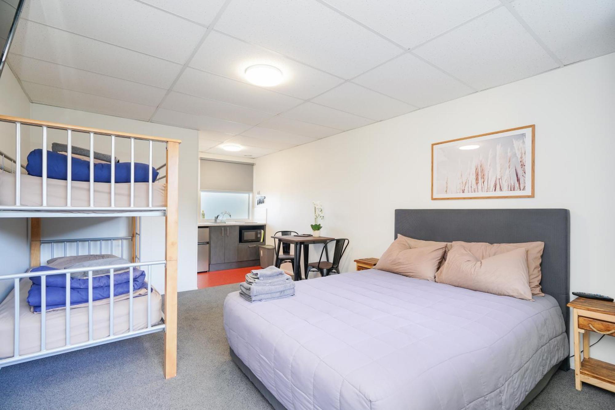 Beach Road Holiday Park Otatara Экстерьер фото